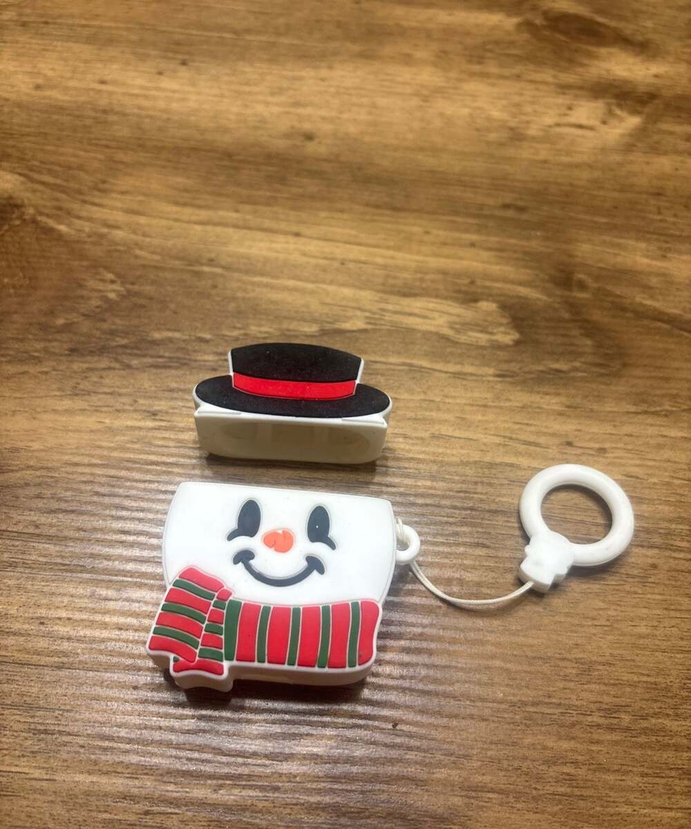 dELiA*s Snowman Silicone Apple AirPods Gen (1&2) Protective Case Cover